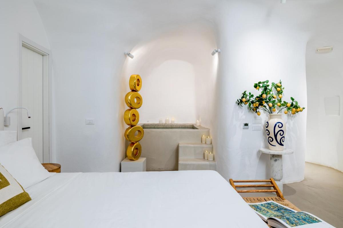 CASASUNSHA Hybrid Retreat Santorini
