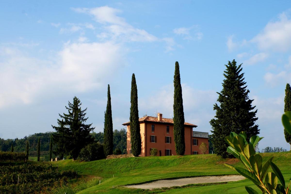 Casale in Collina