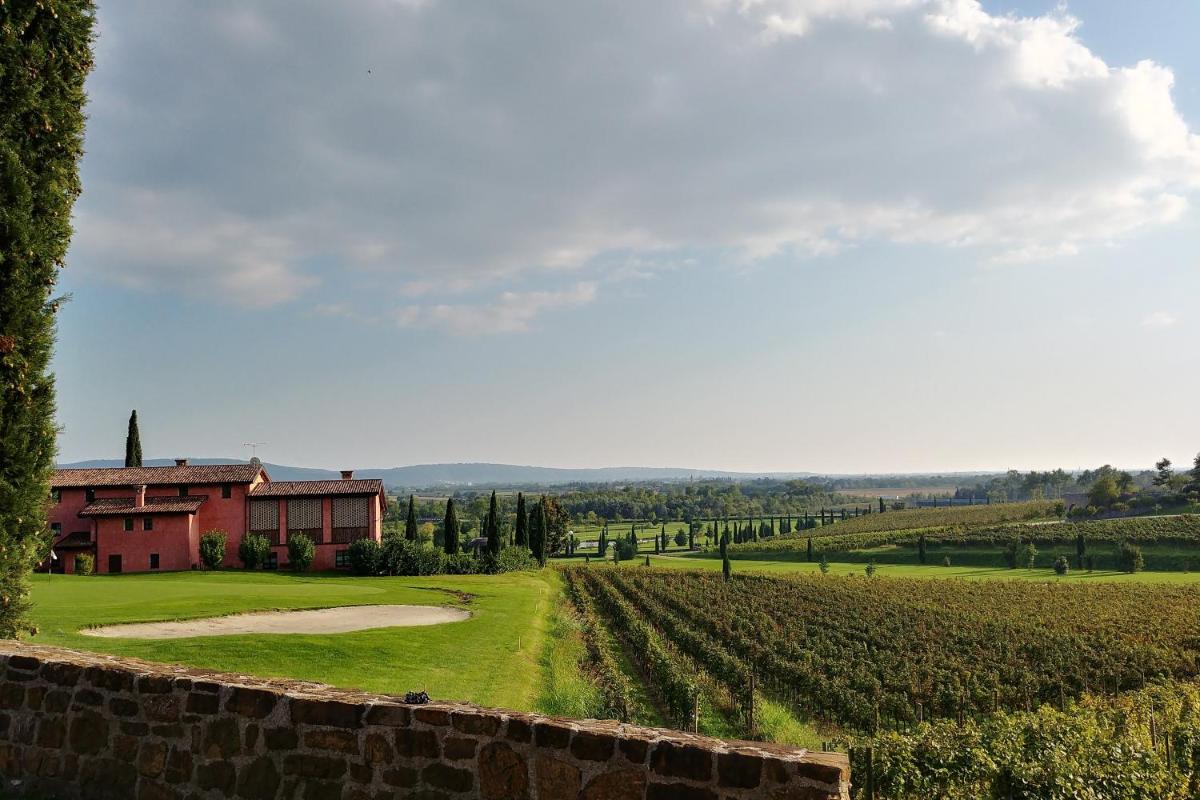 Casale in Collina