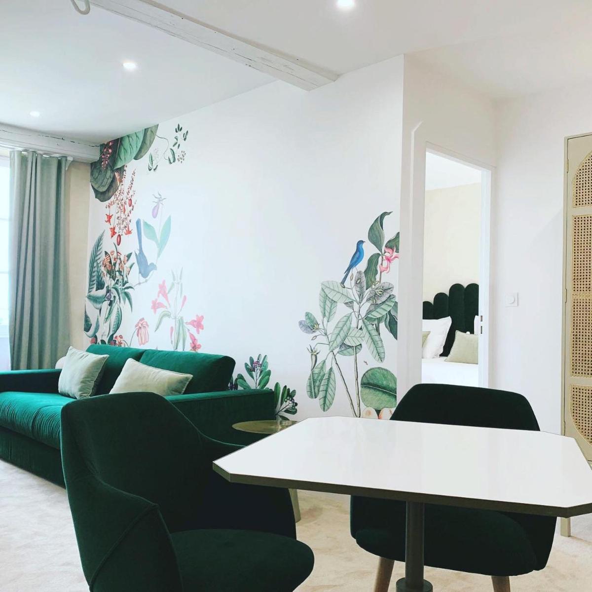 Castel de Très Girard - Hotel & Restaurant - Teritoria