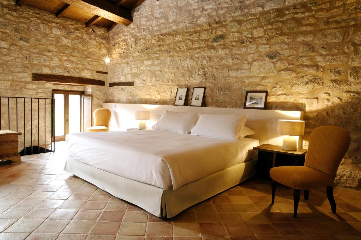 Castel Di Luco - Authentic 11th-Century Castle