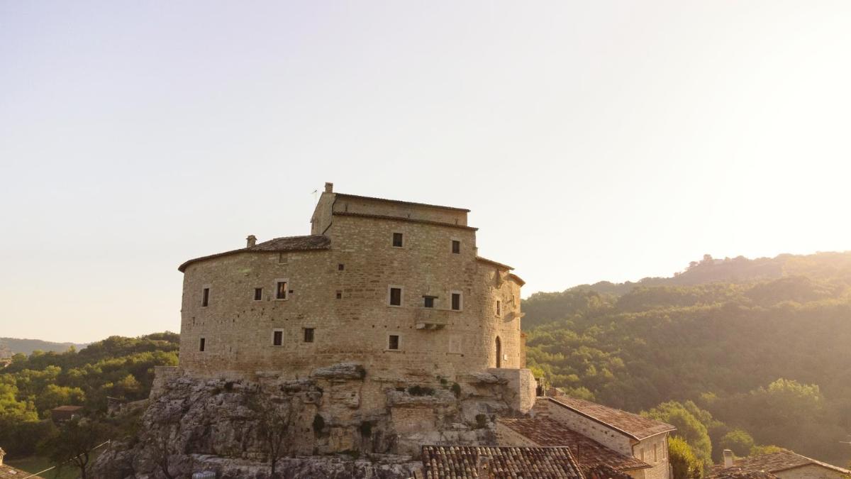 Castel Di Luco - Authentic 11th-Century Castle