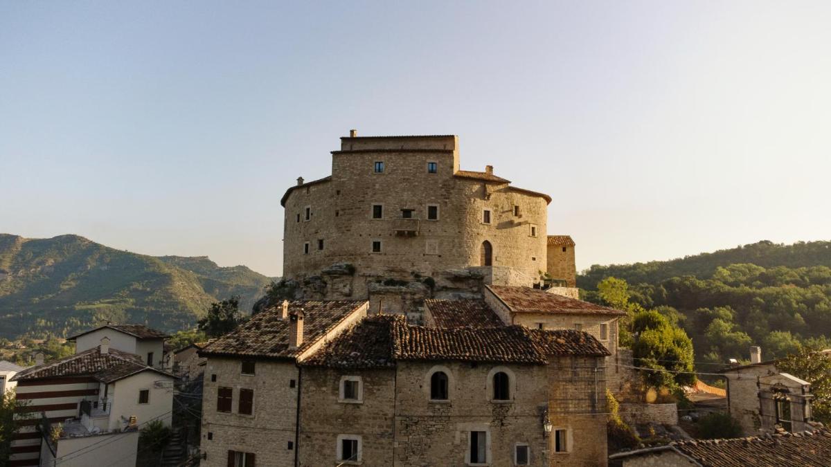 Castel Di Luco - Authentic 11th-Century Castle