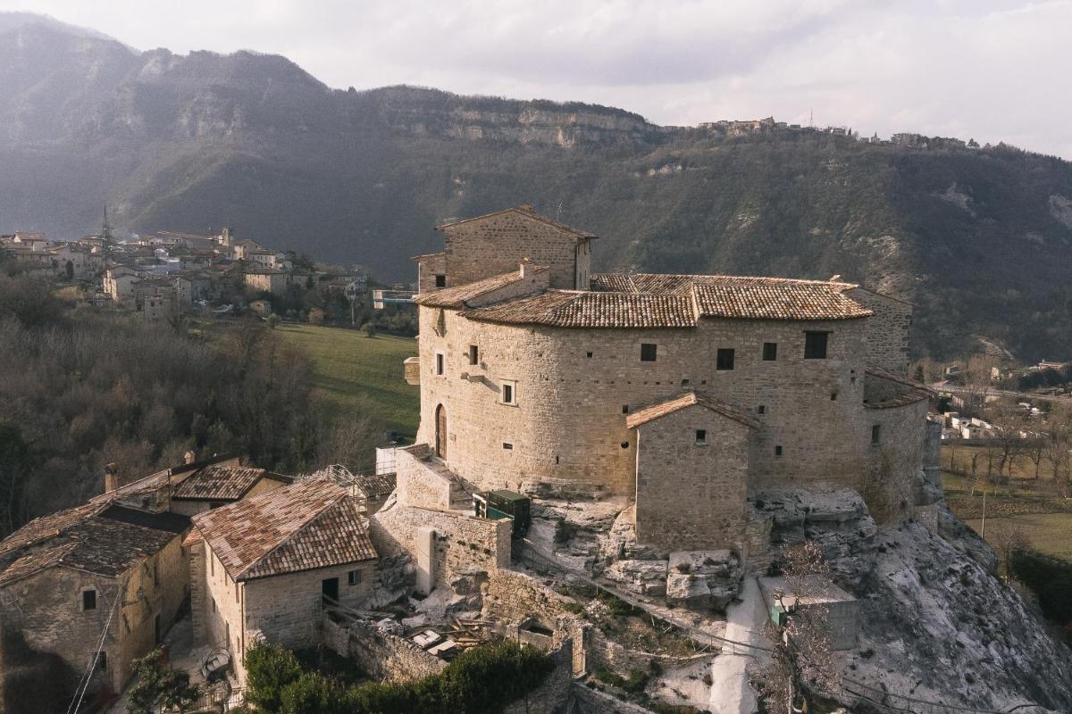 Castel Di Luco - Authentic 11th-Century Castle