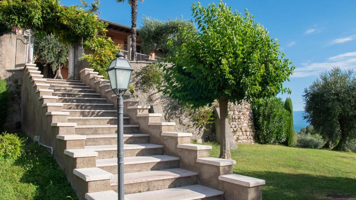 Castello Belvedere Apartments