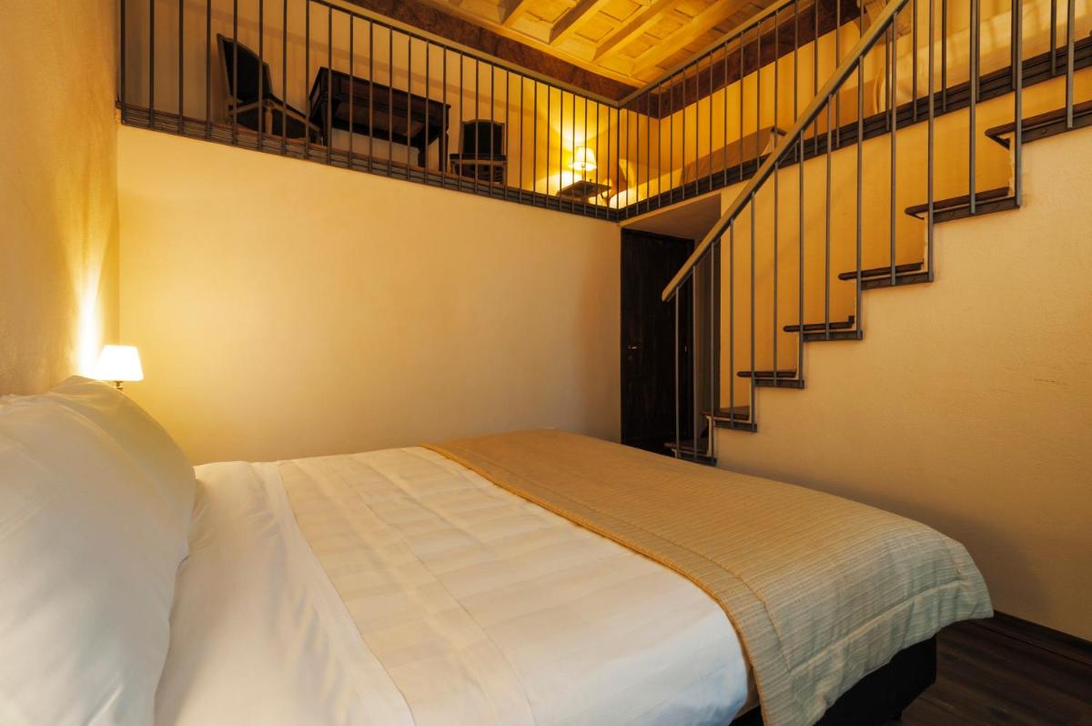 Castello Di Compiano Hotel Relais Museum
