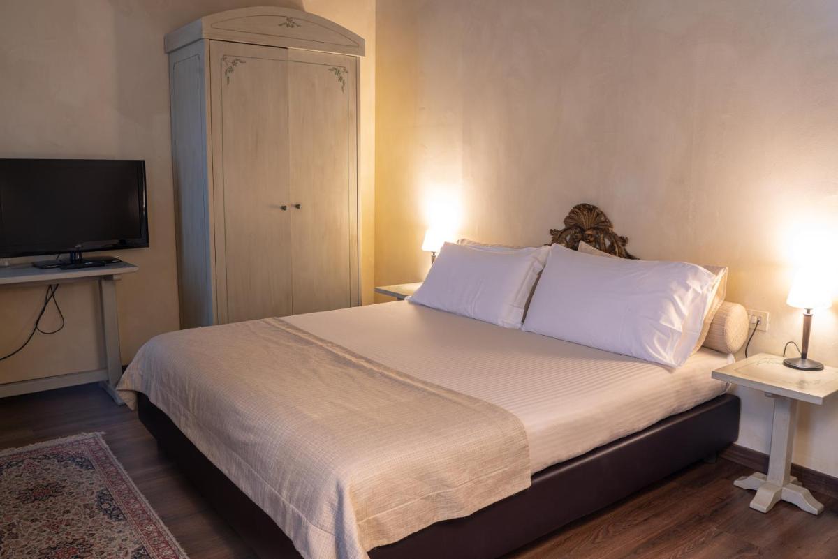 Castello Di Compiano Hotel Relais Museum