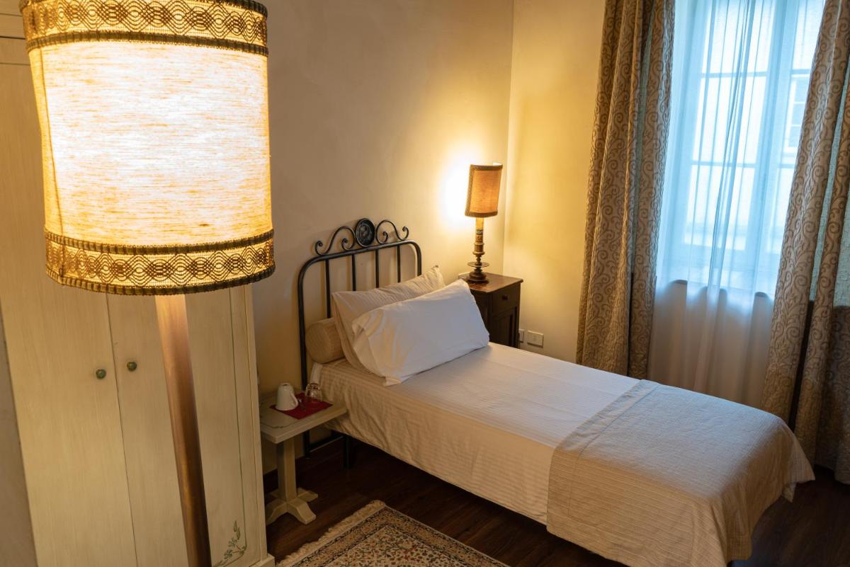 Castello Di Compiano Hotel Relais Museum