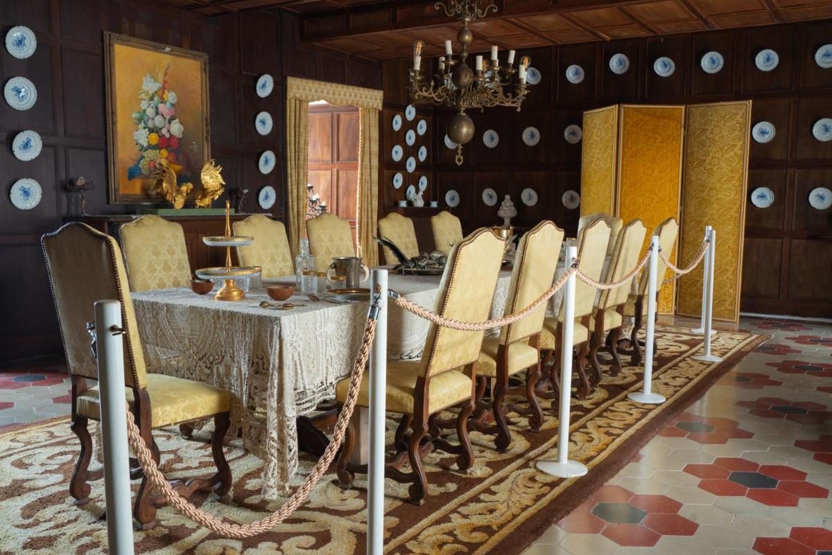 Castello Di Compiano Hotel Relais Museum