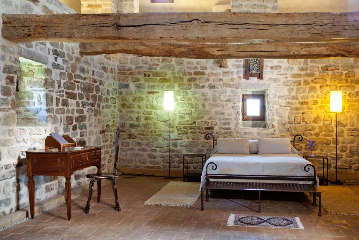 Castello Di Magrano