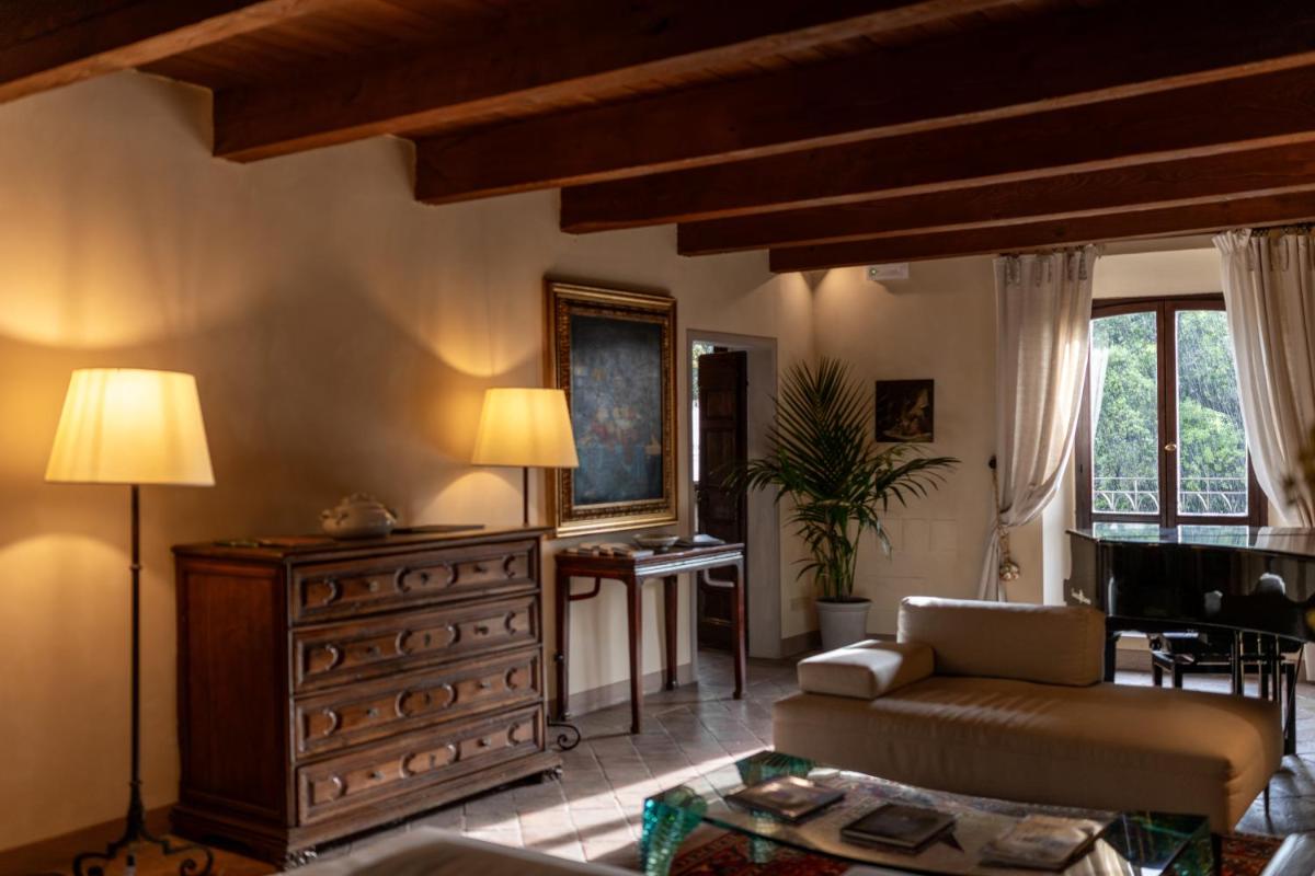 Palazzo Viviani - Castello di Montegridolfo