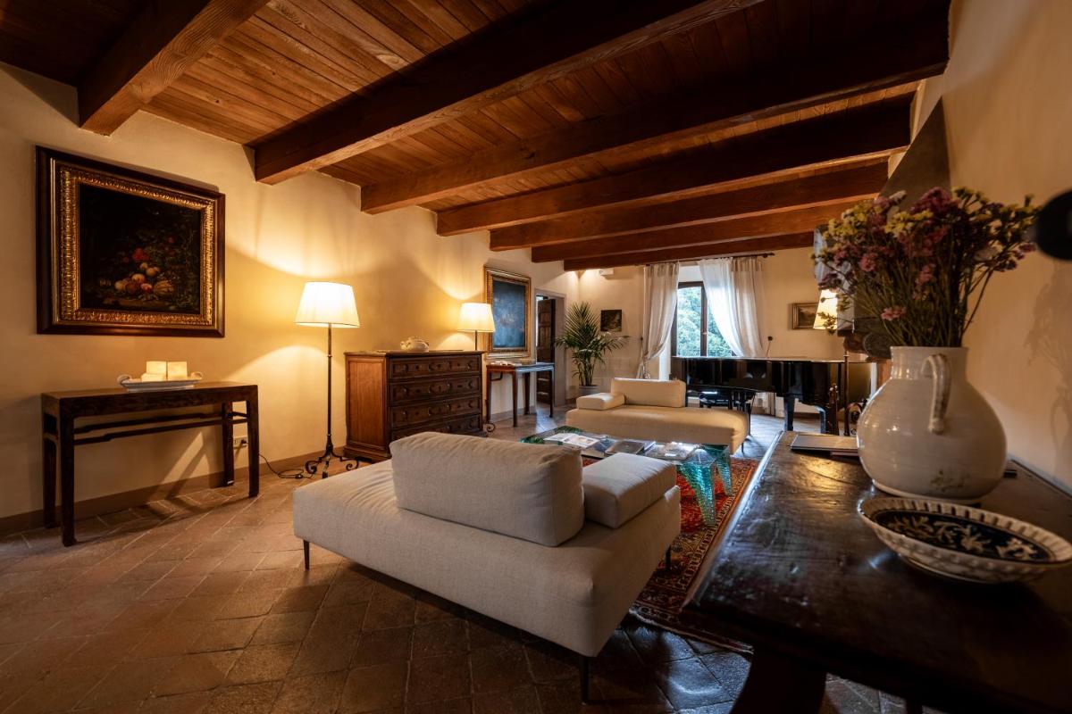 Palazzo Viviani - Castello di Montegridolfo