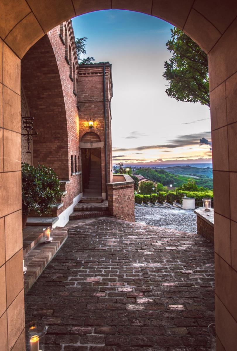 Castello Di Mornico Losana