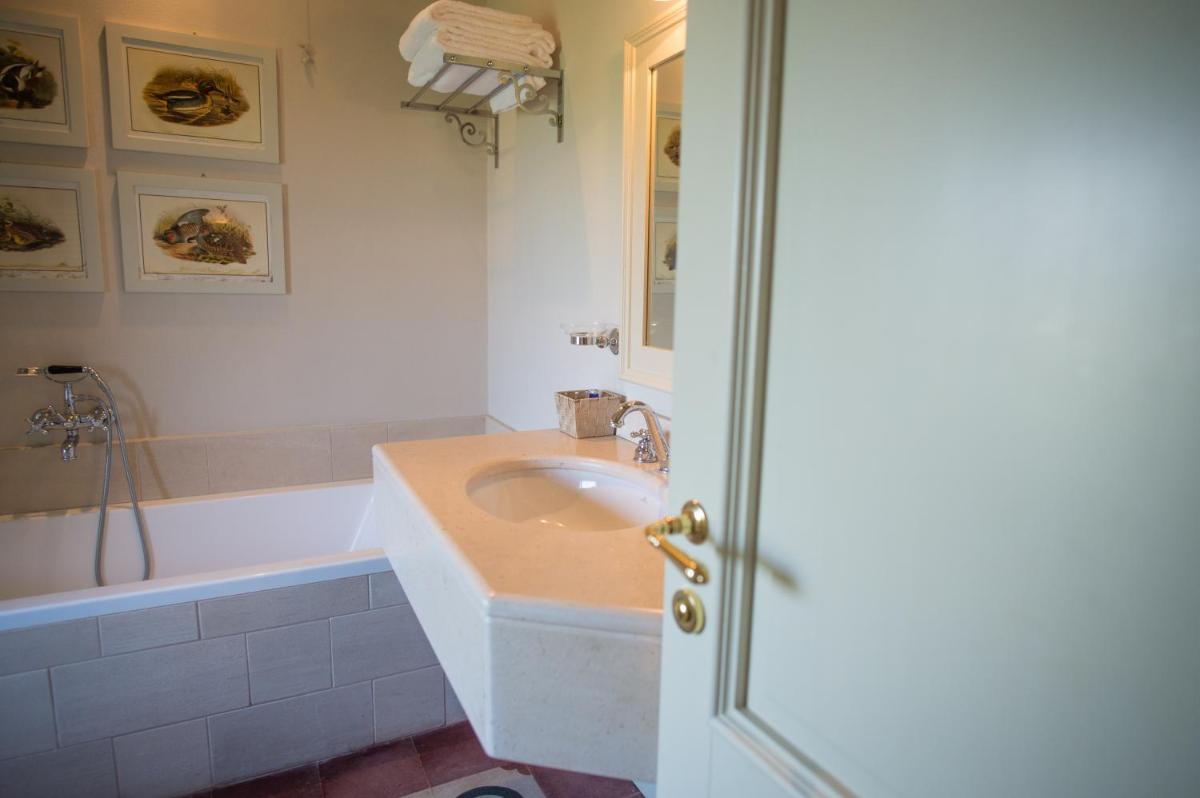 Castello Di Mornico Losana