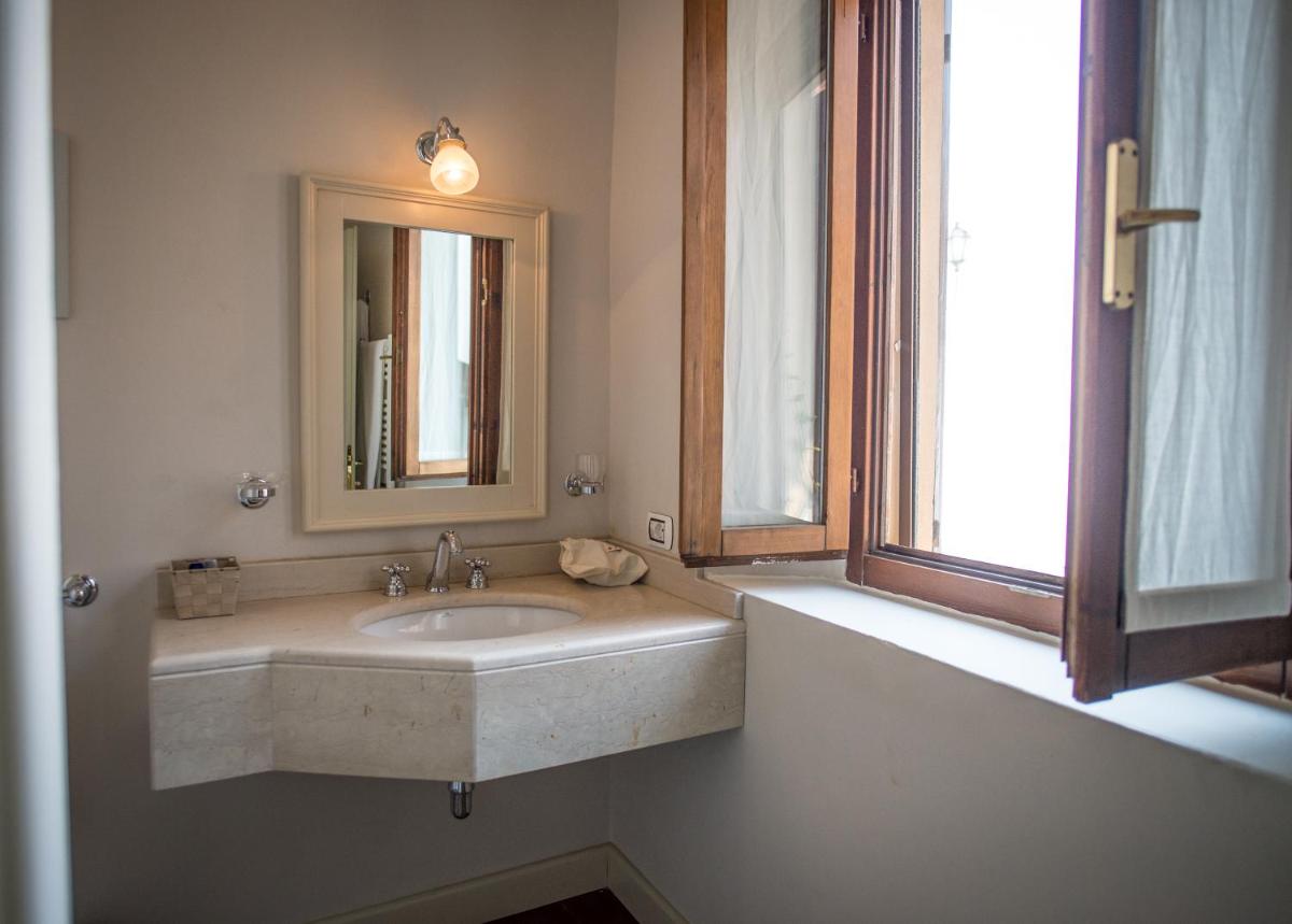 Castello Di Mornico Losana