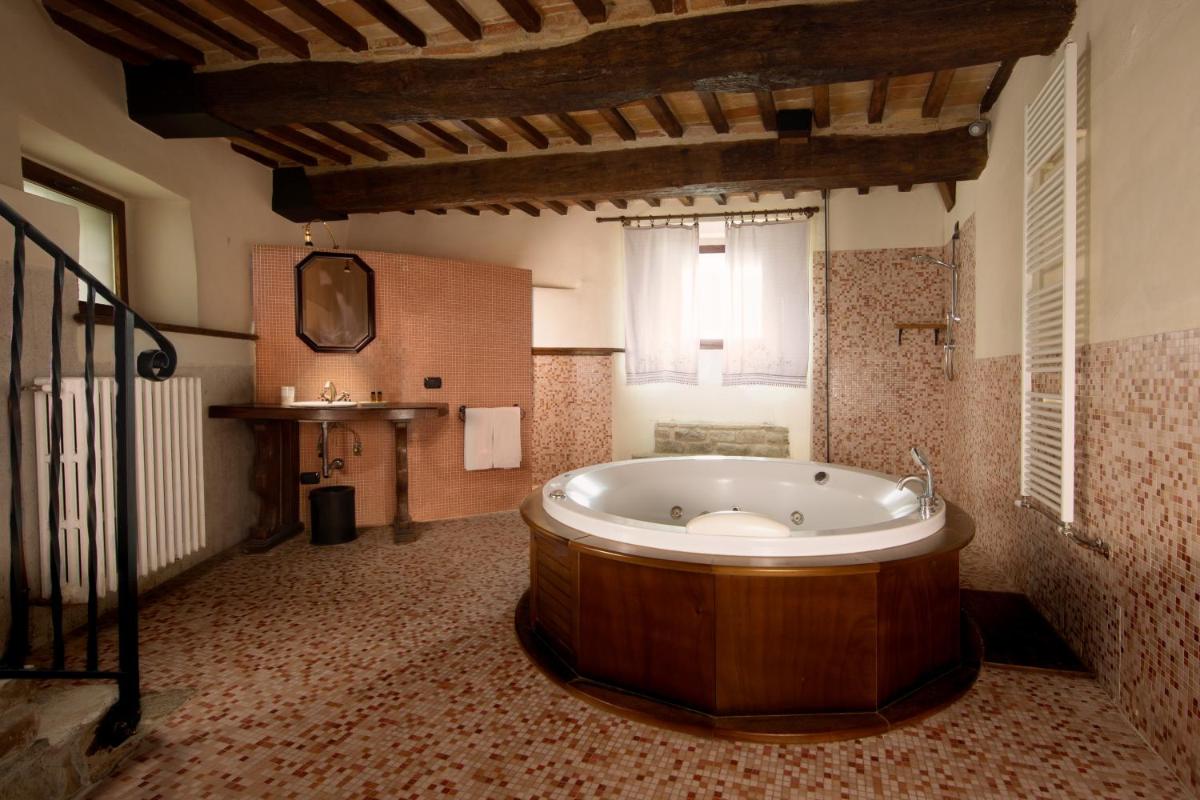 Castello di Petroia
