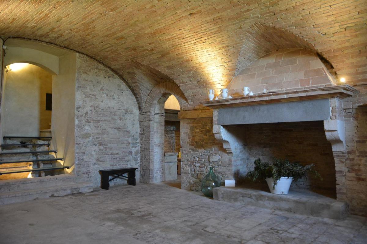 CASTELLO DI RAMAZZANO - Tenute Aliani