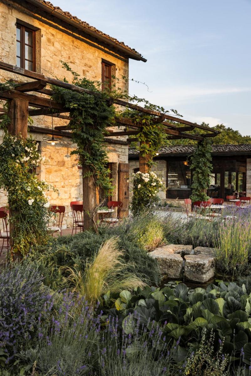 Castello Di Tornano Wine Relais