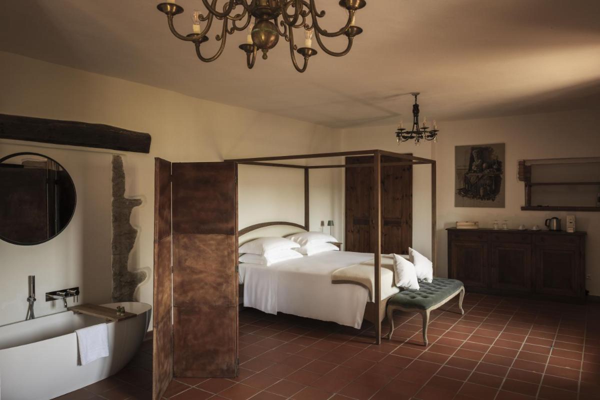 Castello Di Tornano Wine Relais