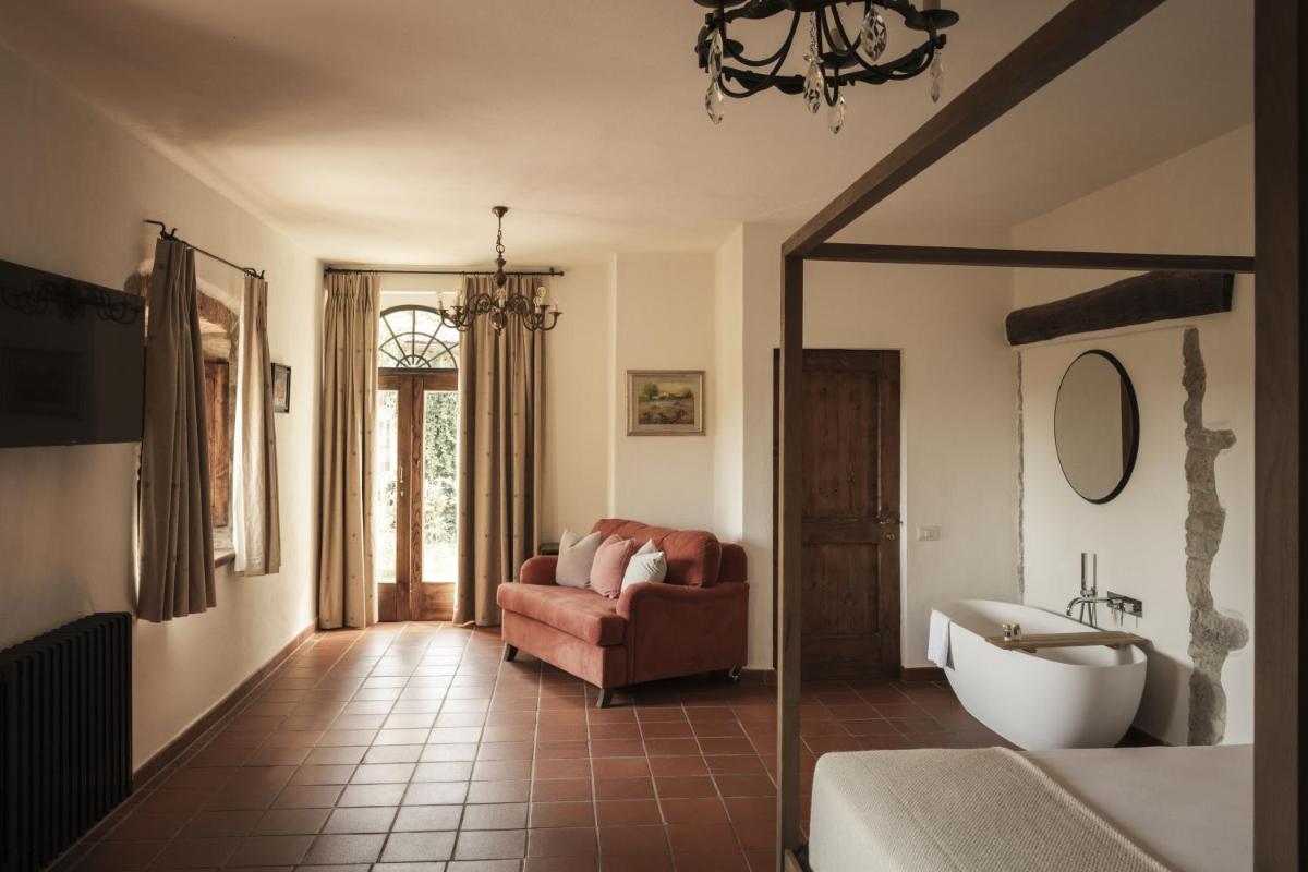 Castello Di Tornano Wine Relais