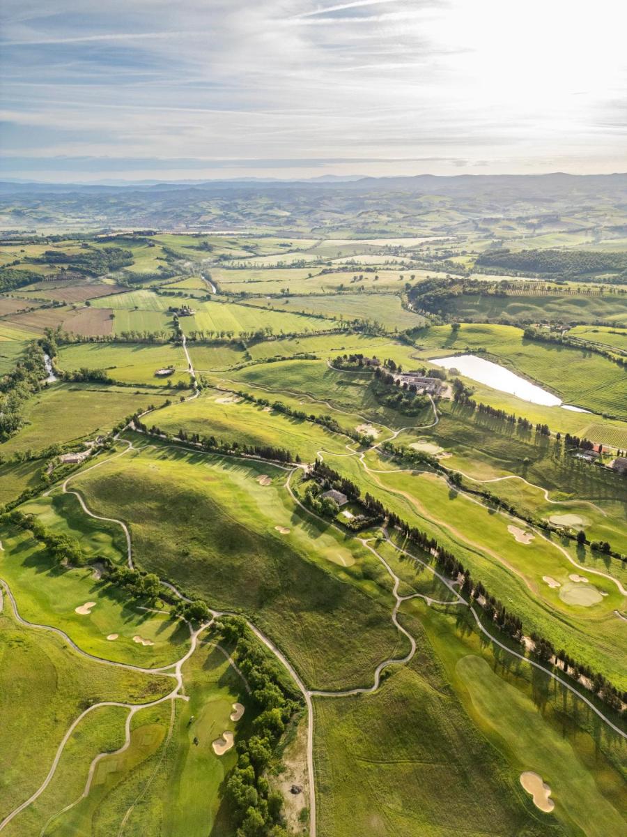 Castiglion del Bosco, A Rosewood Hotel