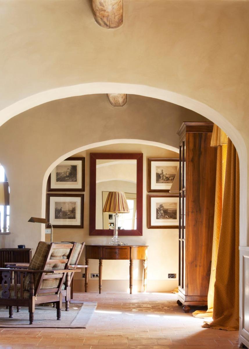 Castiglion del Bosco, A Rosewood Hotel