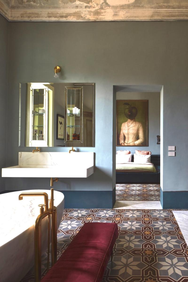 Castle Elvira - The Castle & The Cottage