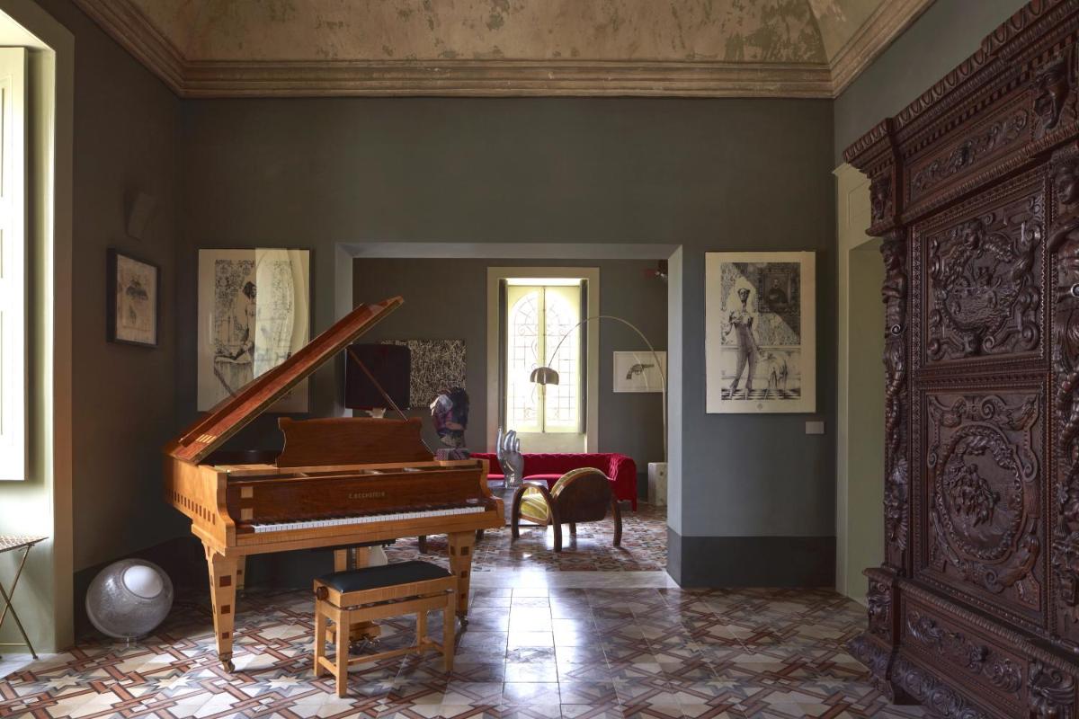 Castle Elvira - The Castle & The Cottage