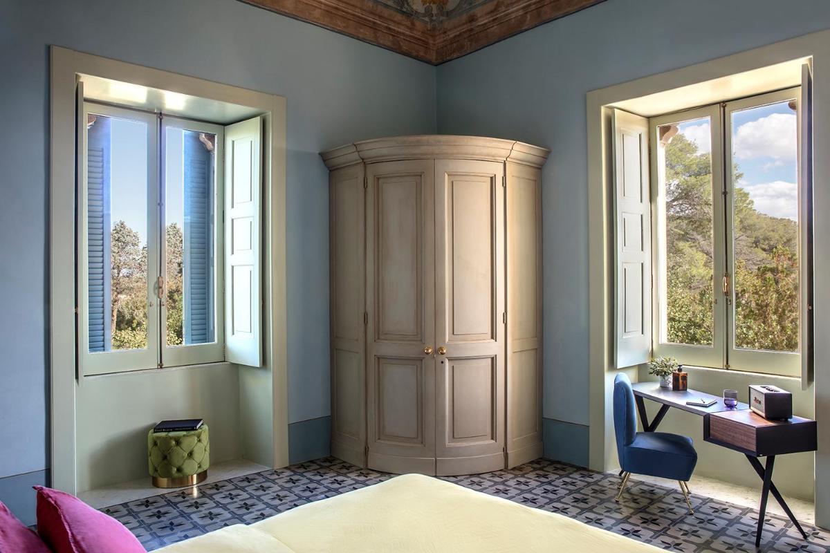 Castle Elvira - The Castle & The Cottage