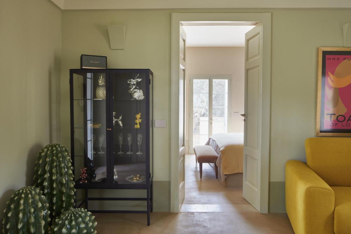 Castle Elvira - The Castle & The Cottage