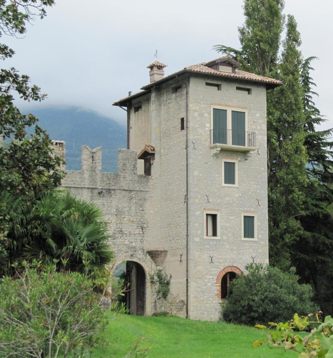 Castrum di Serravalle