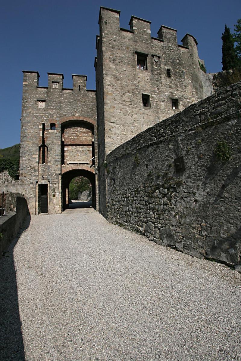 Castrum di Serravalle