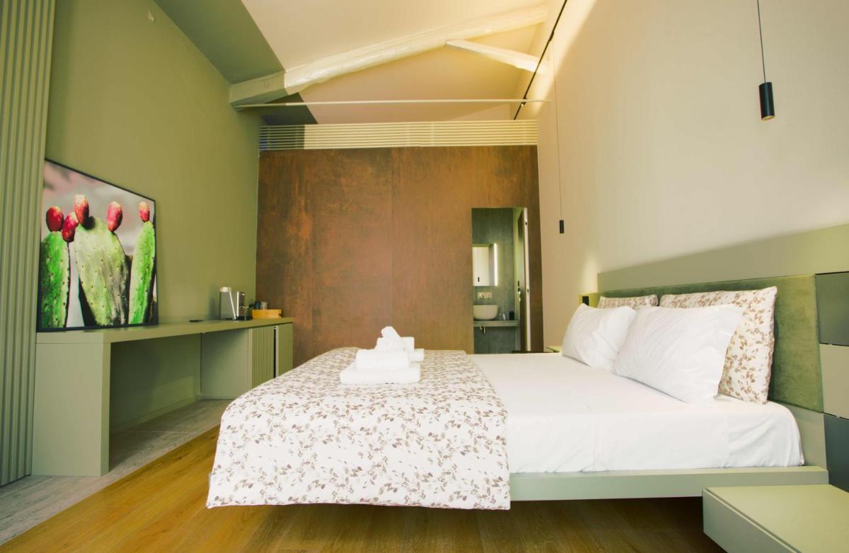 Cave Ox Rooms