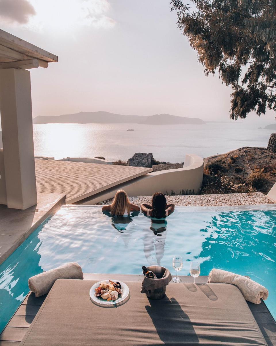 Cavo Tagoo Santorini