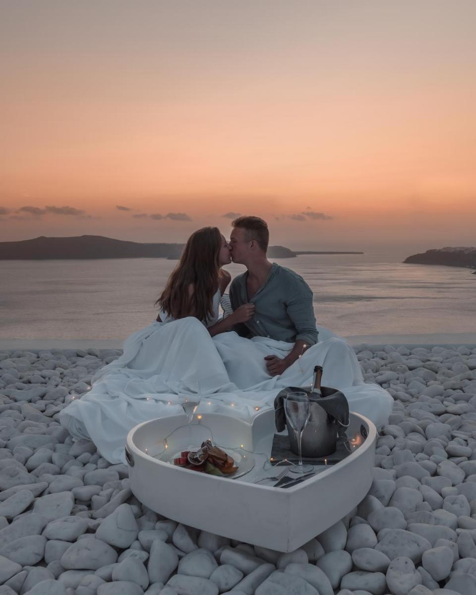 Cavo Tagoo Santorini