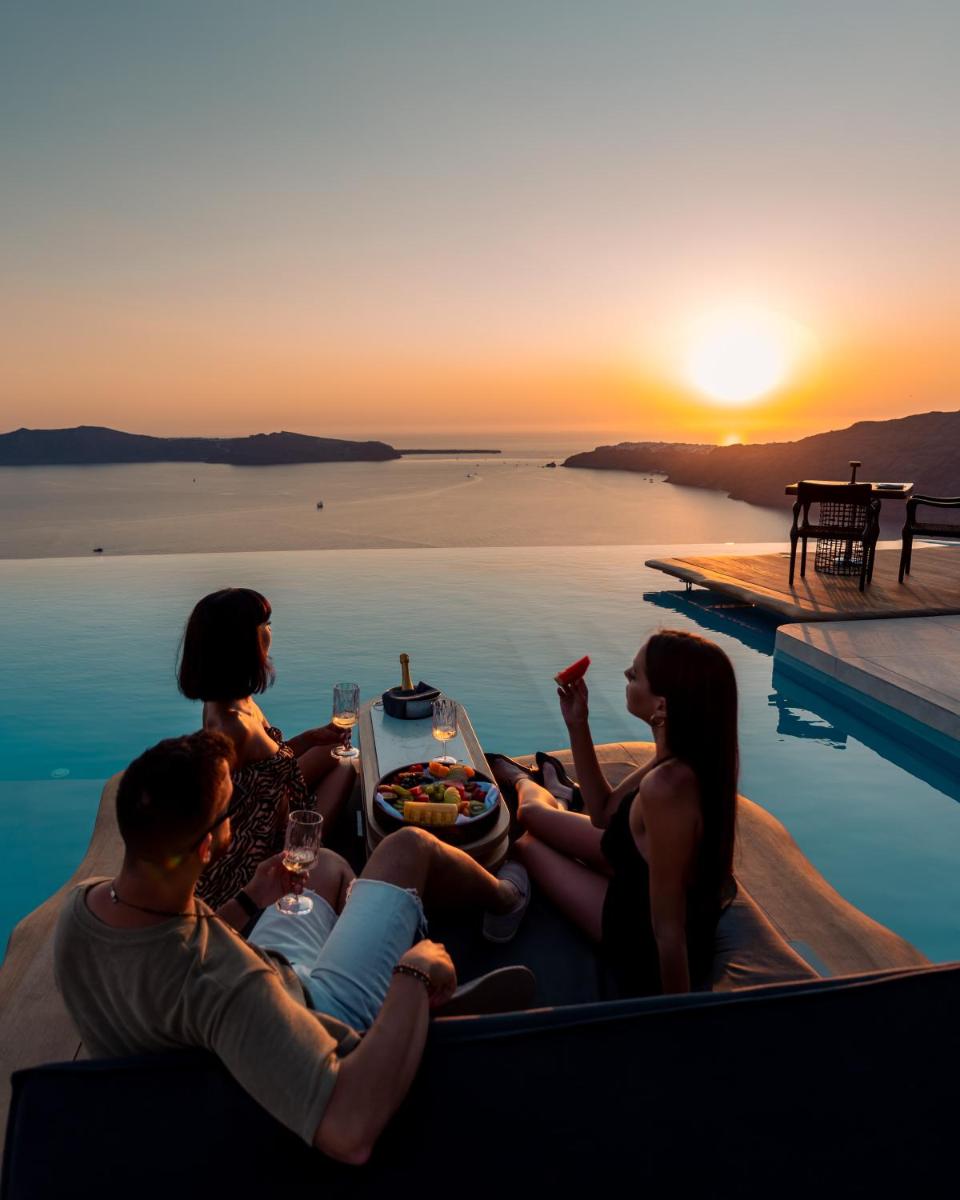 Cavo Tagoo Santorini