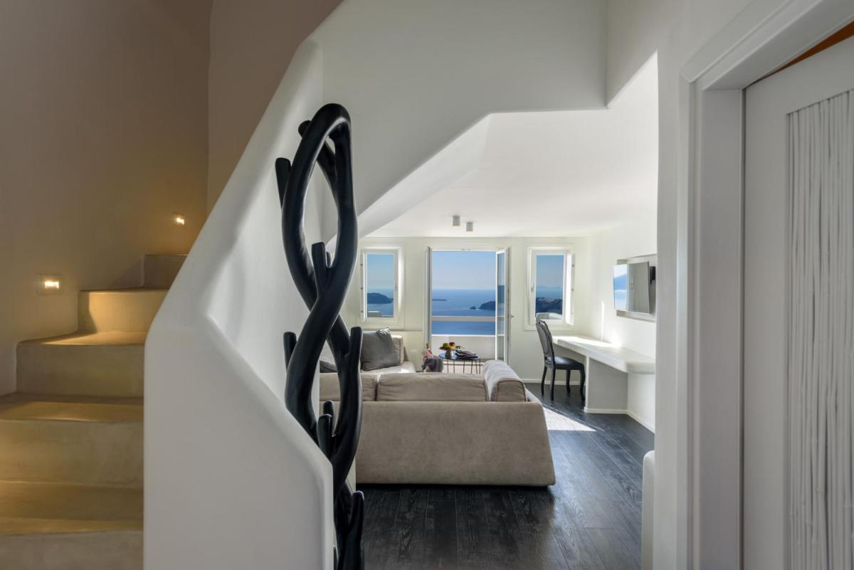 Cavo Tagoo Santorini