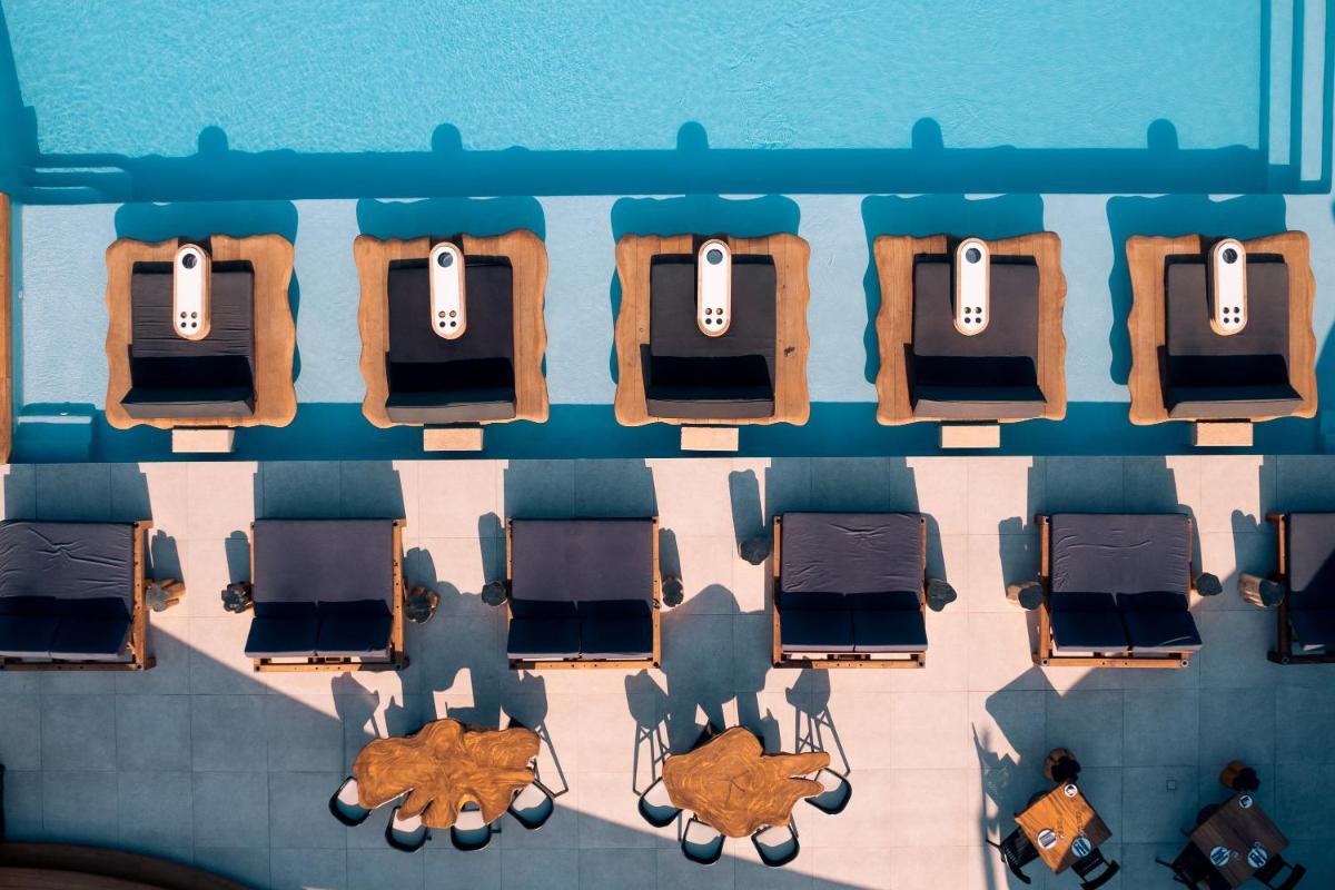 Cavo Tagoo Santorini