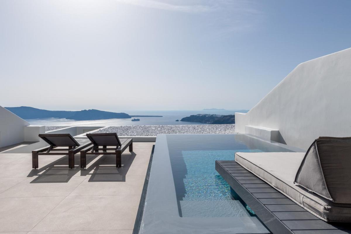 Cavo Tagoo Santorini