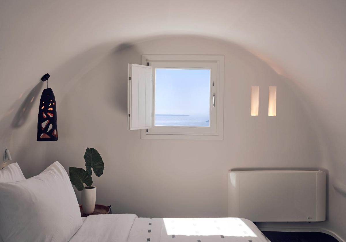 Cavo Tagoo Santorini