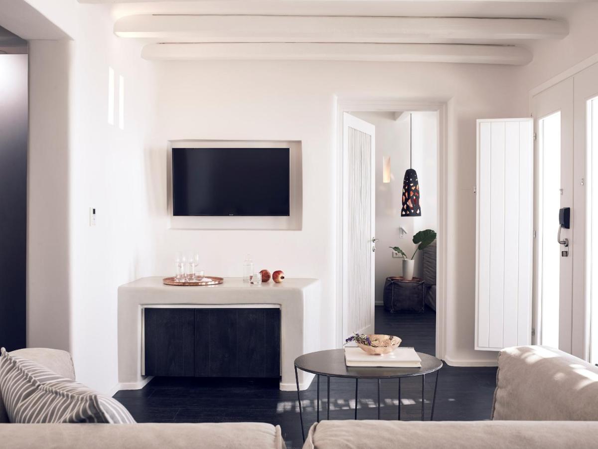 Cavo Tagoo Santorini