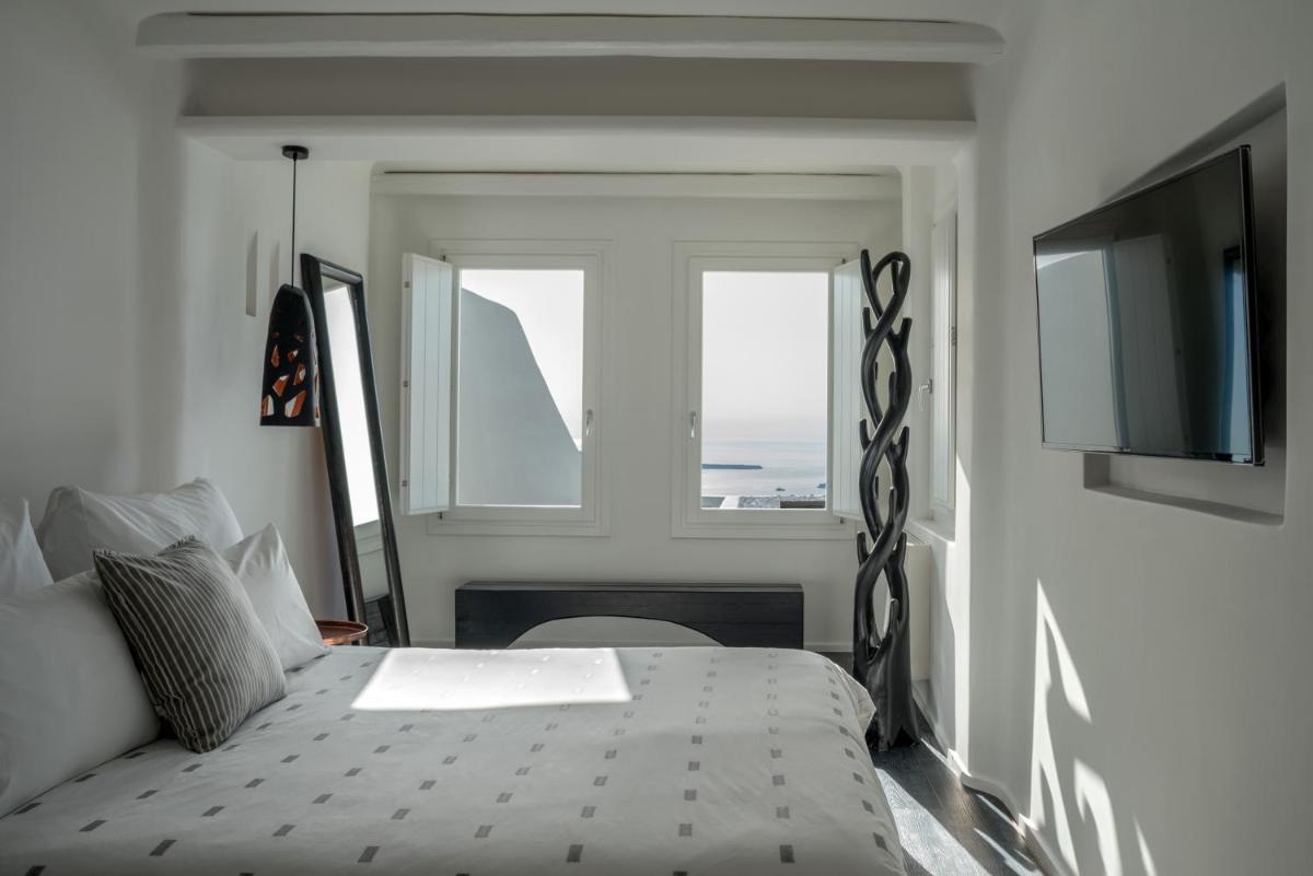 Cavo Tagoo Santorini