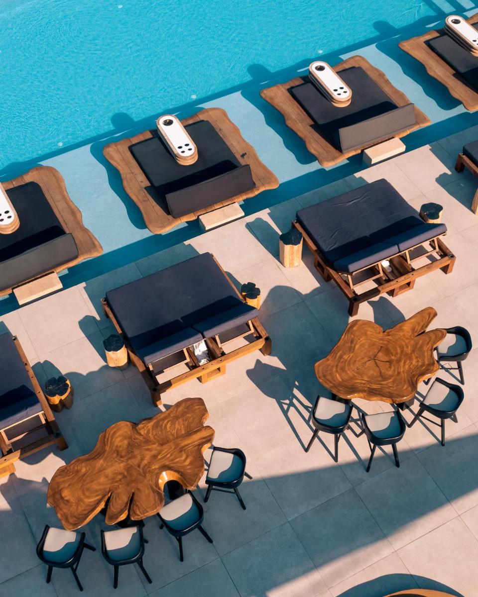 Cavo Tagoo Santorini