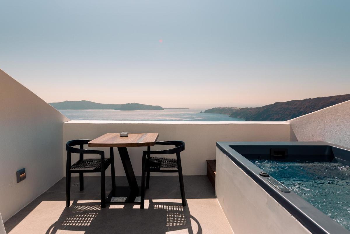 Cavo Tagoo Santorini
