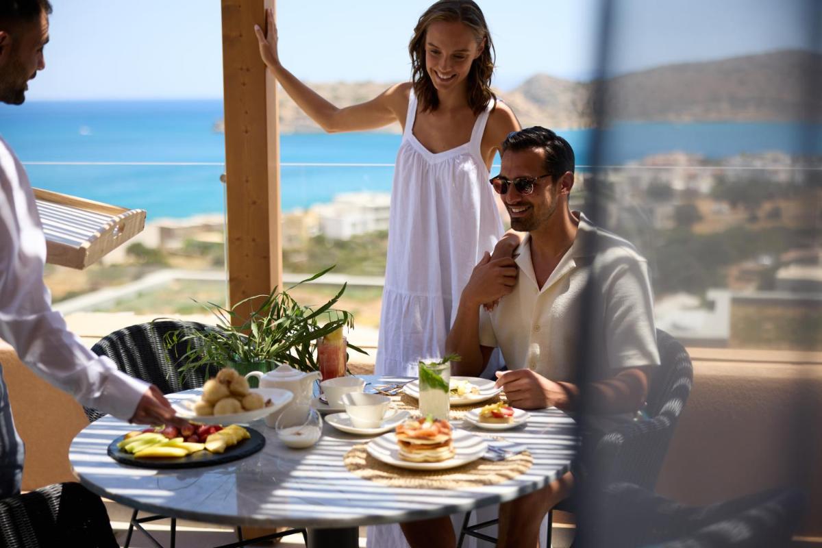 Cayo Exclusive Resort & Spa