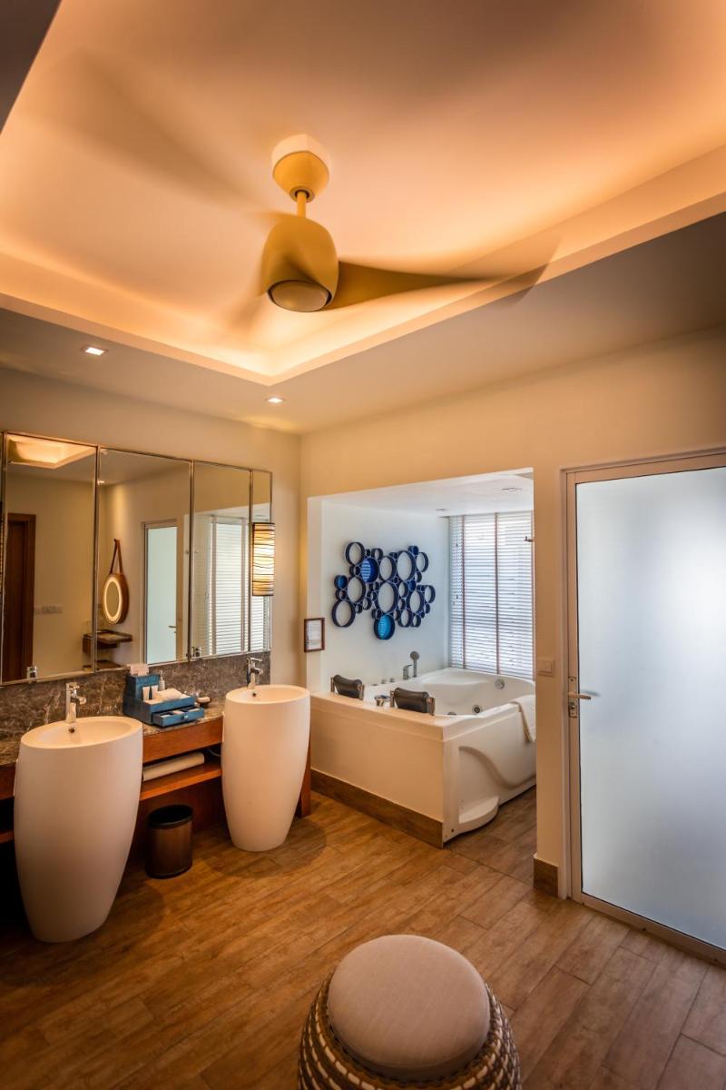 The Centara Collection, Machchafushi Island Resort & Spa Maldives - Stay 4 nights or more, enjoy 25 percent off Seaplane transfers, valid for stays from 10 Apr to Sep 2026