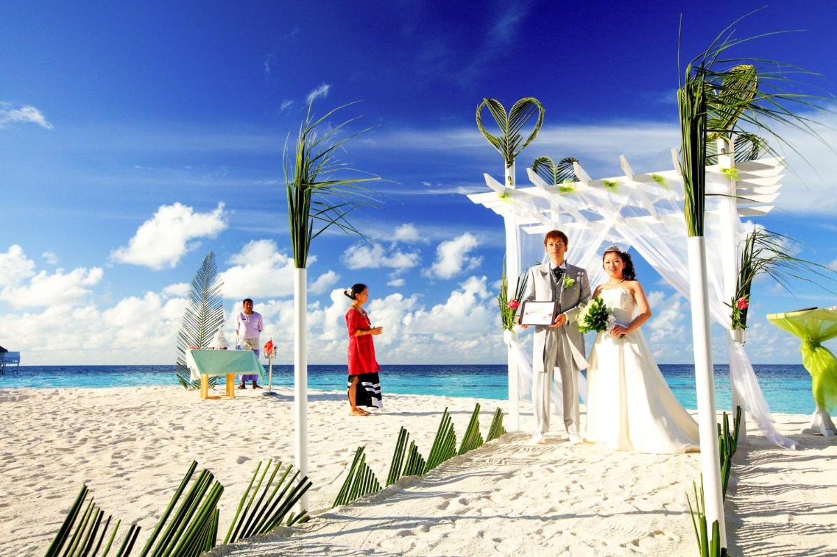 The Centara Collection, Machchafushi Island Resort & Spa Maldives - Stay 4 nights or more, enjoy 25 percent off Seaplane transfers, valid for stays from 10 Apr to Sep 2026