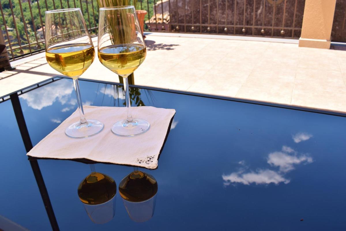 Cento Tari' Guest House