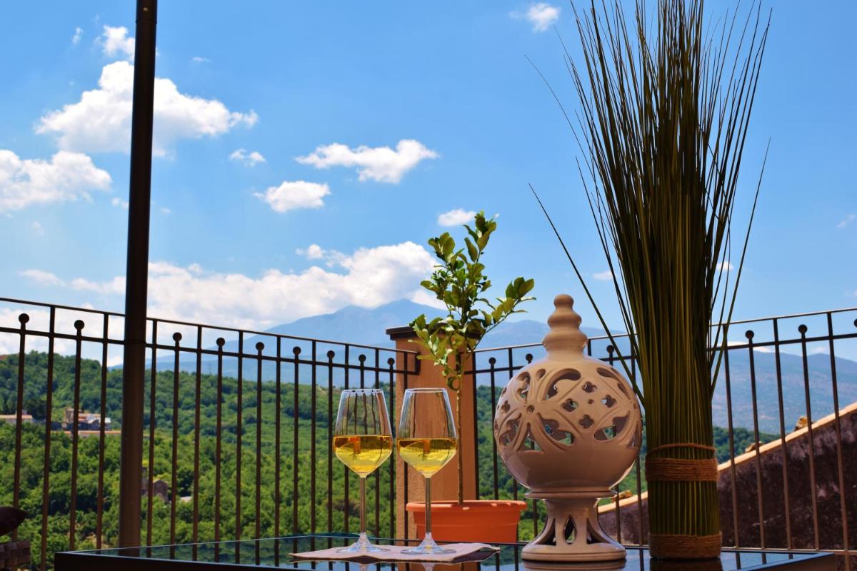 Cento Tari' Guest House