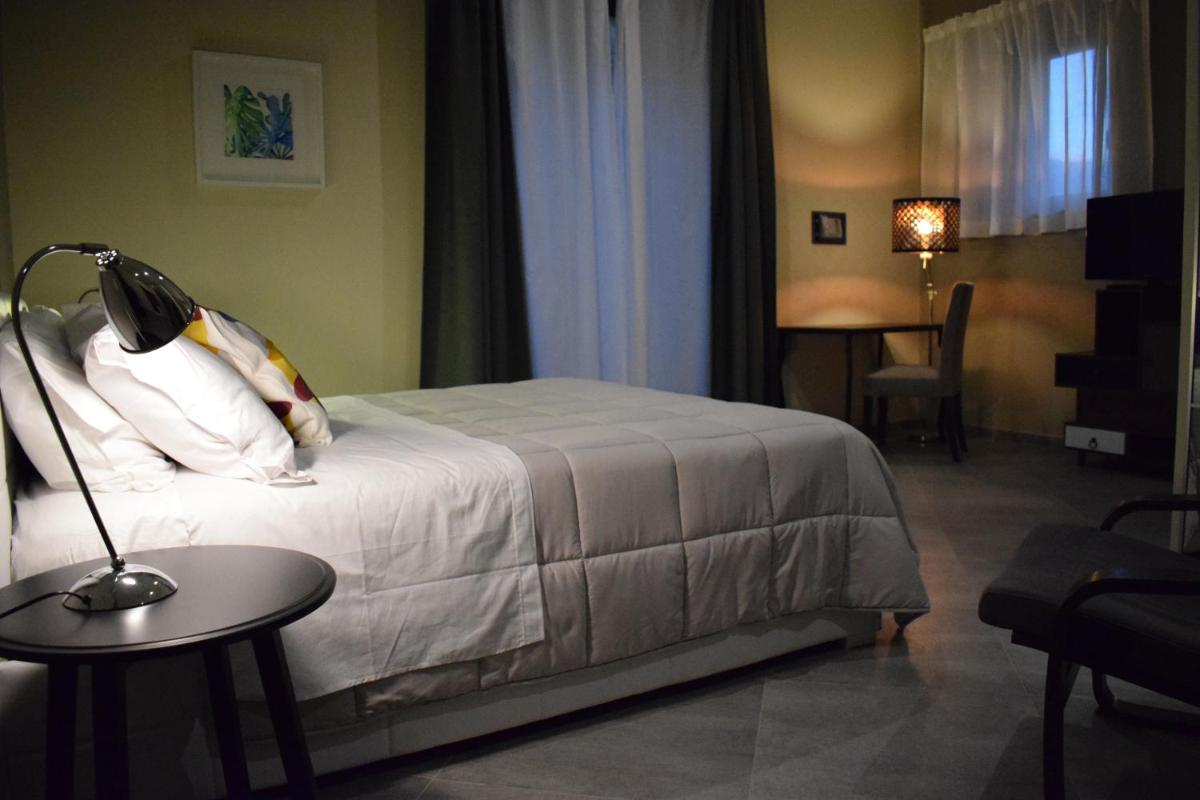 Cento Tari' Guest House